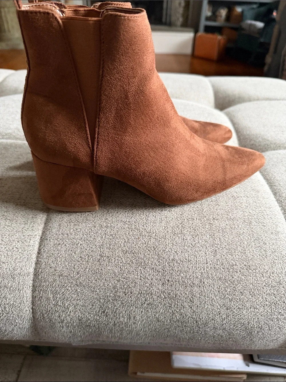 Aerosoles Suede-Like Pointed Toe Ankle Boots Block Heel Elastic Side Sz 6.5
